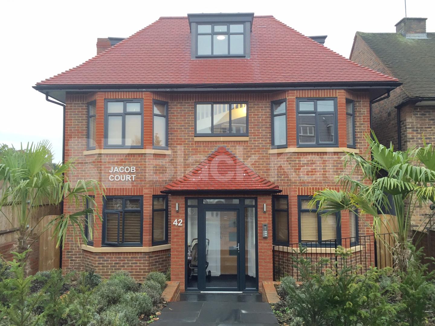Modern and Functional 1 Bedroom Flat in Kingsgate Avenue N3